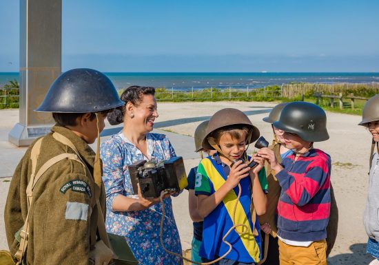 D-Day raconté aux enfants – Normandie Tourisme – Juno Beach © Sabina Lorkin @anibasphotography