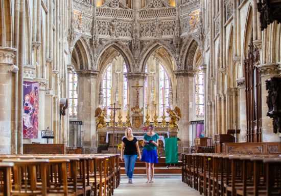 Eglise-Saint-Pierre-Caen-la-mer-Tourisme—Les-Conteurs–Droits-reserves-Office-de-Tourisme—des-Congres-