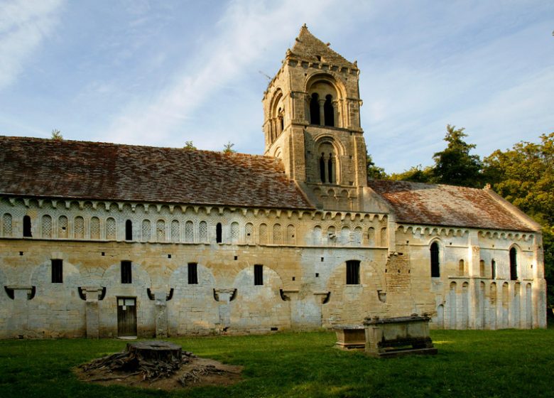 Eglise romane de Thaon