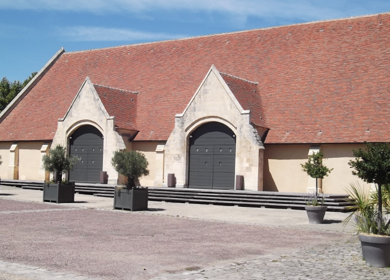 La grange au Dîmes – Grange extérieur ©Domaine de la Baronnie