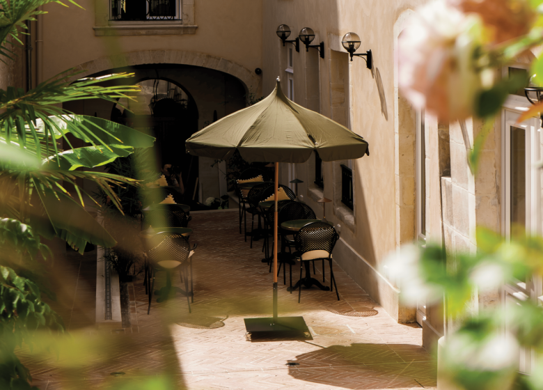 Hotel-La-Particuliere-3-Terrasse