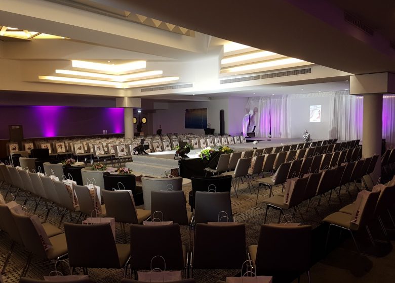 Hôtel Mercure Caen centre port de plaisance – Atrium soirée © MDesdoits