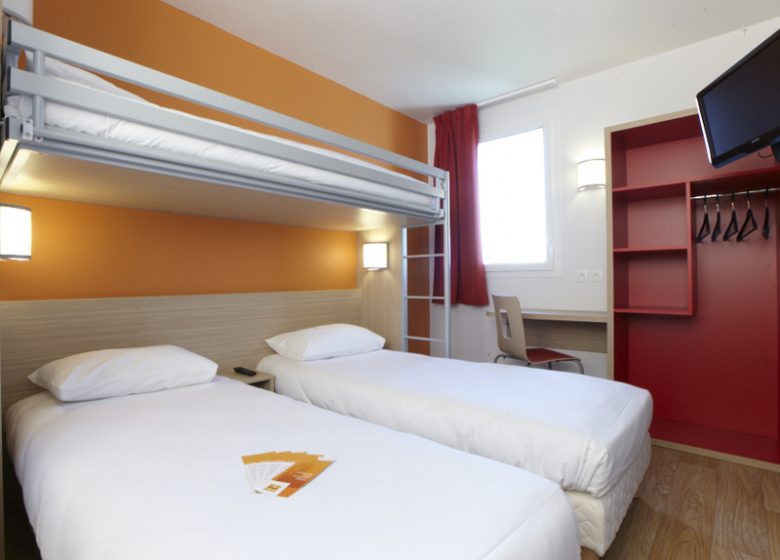 Chambre triple Hotel Première Classe St Contest