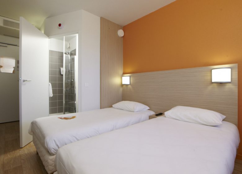 Chambre twin Hotel Première Classe St Contest