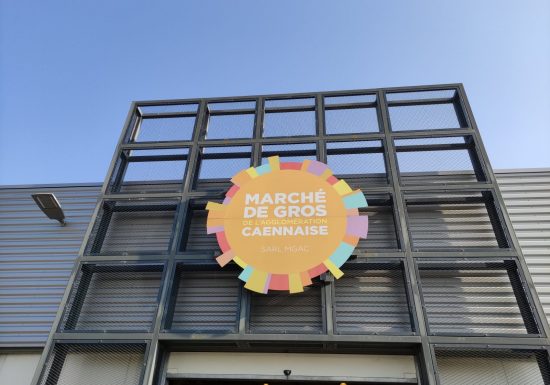 Marché de gros entrée