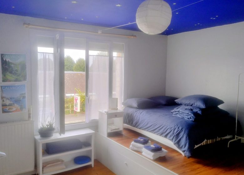 Chambre lit n°1 sur estrade