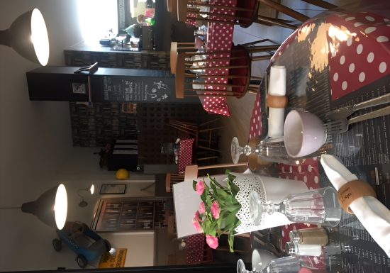 le-grenier-a-crepes-salle