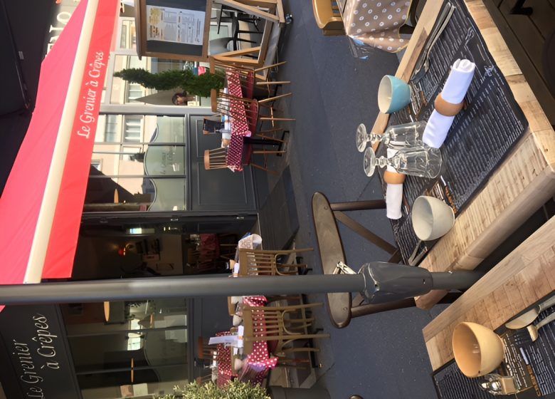 Terrasse de la Crêperie Le Grenier à Crêpes à Caen en Normandie