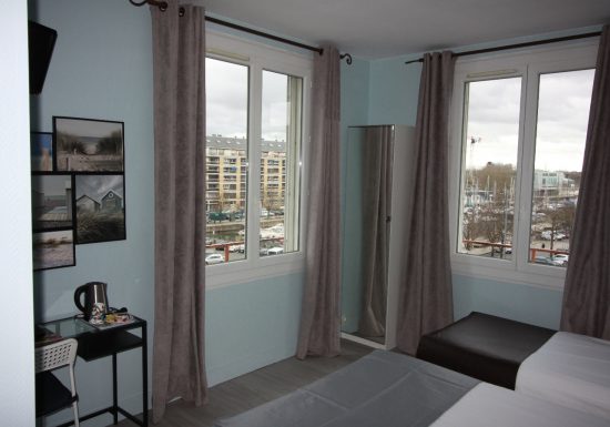 hotel-l-univers-chambre-triple-vue-port