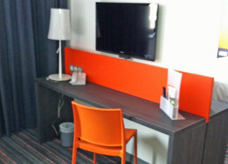 Bureau chambre hôtel Ibis Styles de Caen