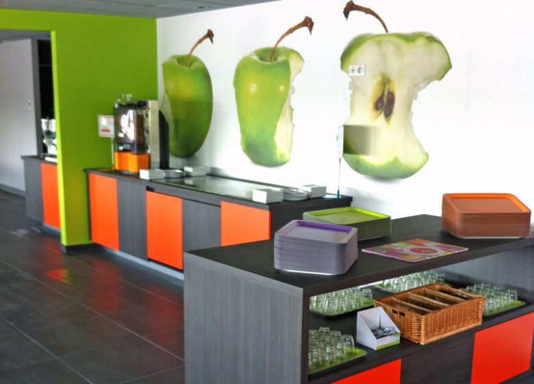 Salle de petit déjeuner de l'hôtel Ibis Styles de Caen