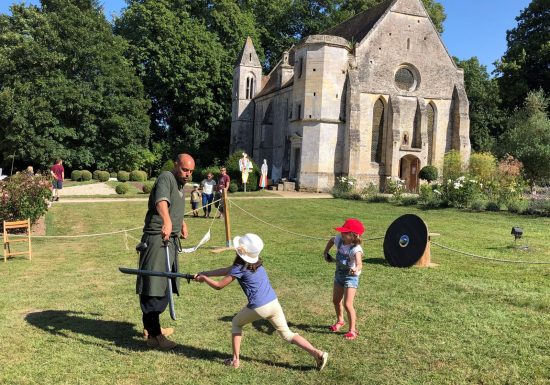 JEUX-ENFANTS-FESTIVAL-JEUX-ET-CHEVALERIE-FONTAINE-HENRY