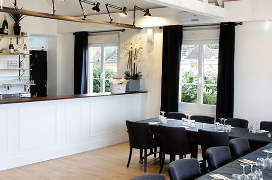 Le loft Salle de reunion U + Bar (2)-©La Moulerie – Le loft