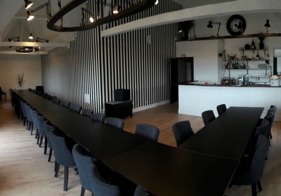 Le loft Salle de reuniongrande table + Bar-©La Moulerie – Le loft