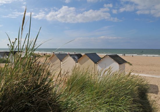 Plage de Ouistreham Riva-Bella avec ses célèbres cabines