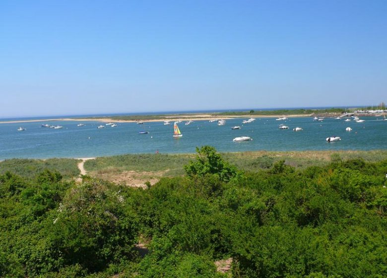 OUISTREHAM&COTEDENACRE_POINTEDUSIEGE&PAYSAGE&BATEAU&NAUTISME&121153©CALVADOS-TOURISME_LIBRE