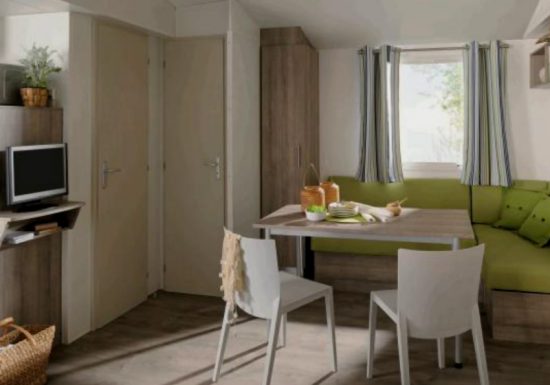 Oasis Camping – Lion sur mer – intérieur mobil home