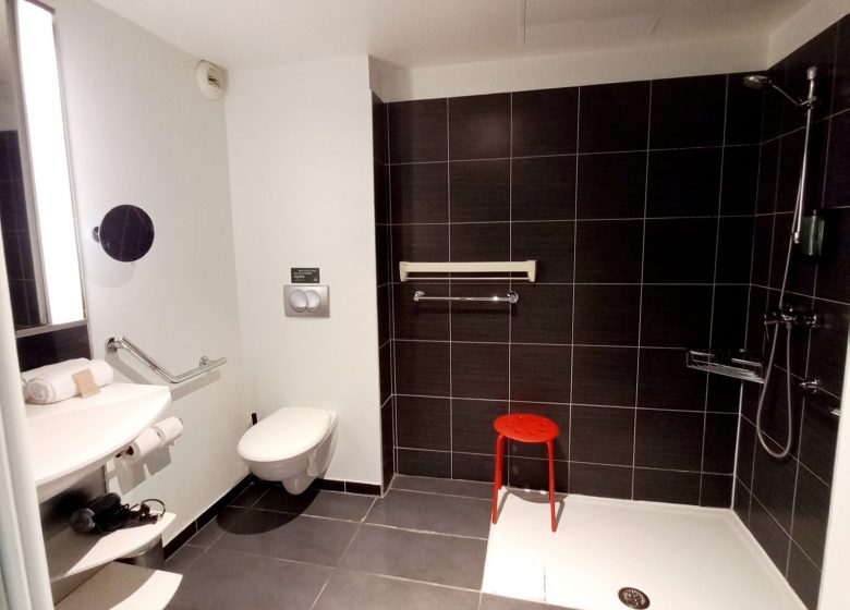 bb-home-salle-de-douche-PMR