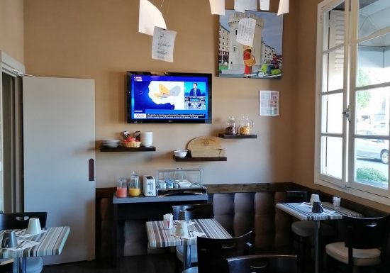 hotel-de-l-univers-salle-petit-dejeuner