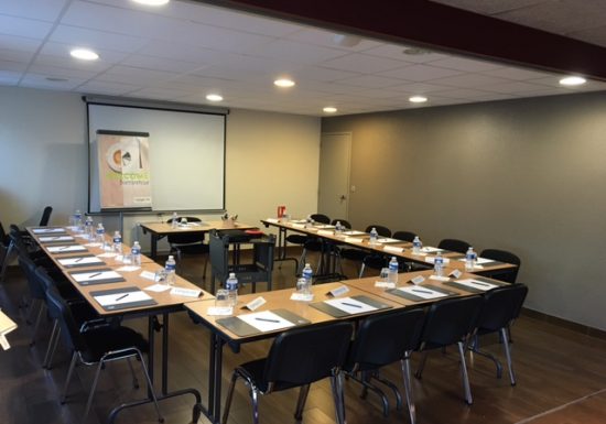 Hotel Campanile Caen Mondeville – Salle de réunion