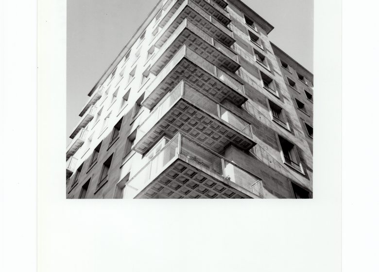 Les balcons d’angle des tours « Marine » avec leurs « sous-faces » sculptées.