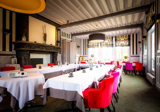 salle de séminaire forme U