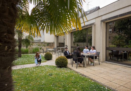 hotel-ibis-caen-centre-port-de-plaisance-jardin