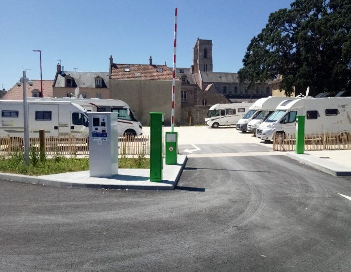 aire-de-service-camping-cars-lion-sur-mer-1