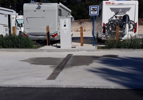 aire-de-service-camping-cars-lion-sur-mer-2