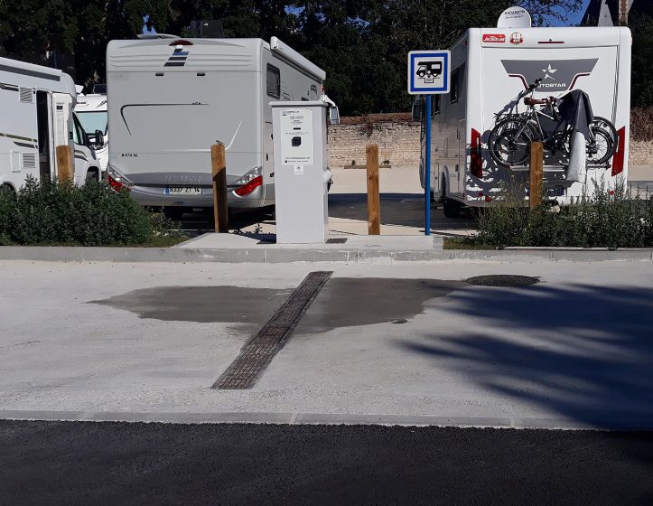 aire-de-service-camping-cars-lion-sur-mer-2
