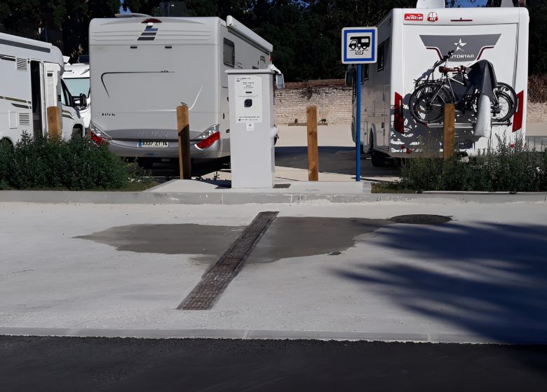 Aire de service camping cars Lion sur mer Normandie