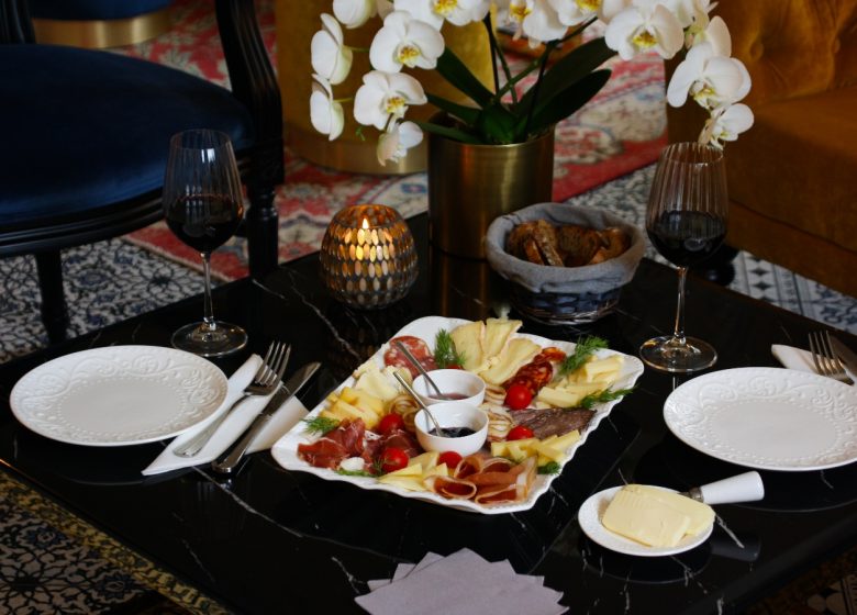 villa-victoria-bar-a-vins-dinatoire-5