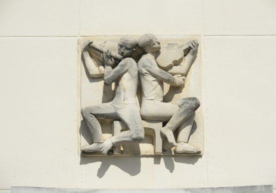 Bas-relief « Les musiciens », Caen
