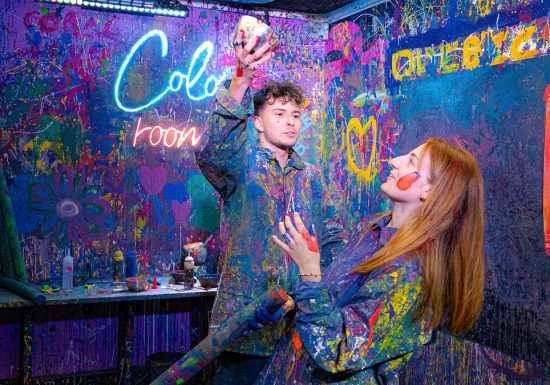 color-room-12