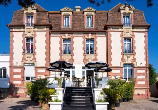 villa-victoria-facade-hotel-high