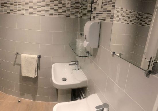 hotel-bernieres-salle-d-eau-2