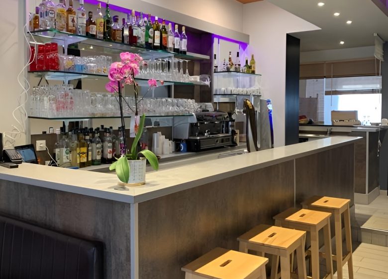 hotel-le-cosy-riva-bella-bar