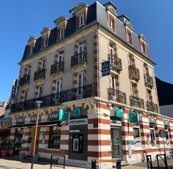 hotel-le-cosy-riva-bella-facade