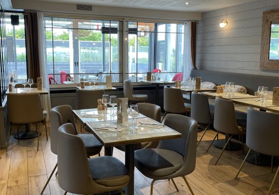 Première salle de restaurant