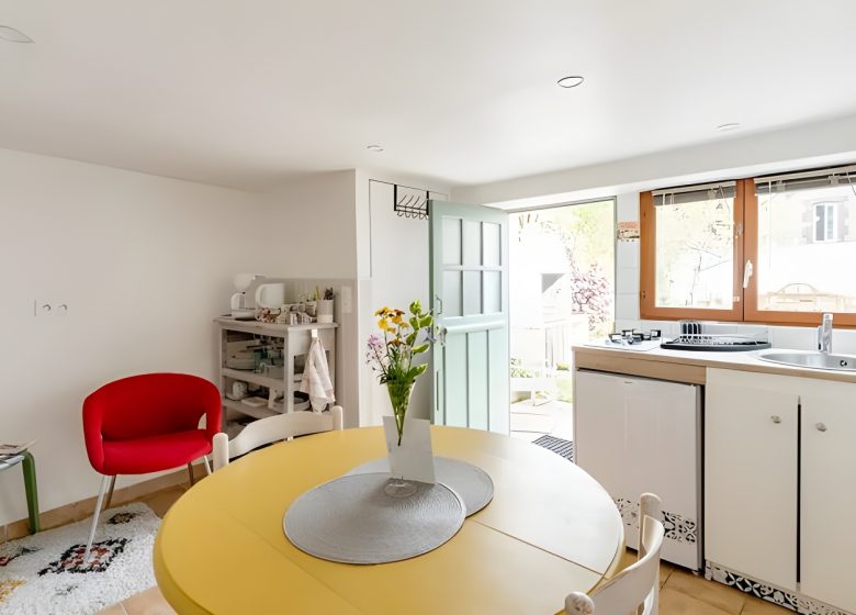 maisonnette-ferey-espace-repas-3