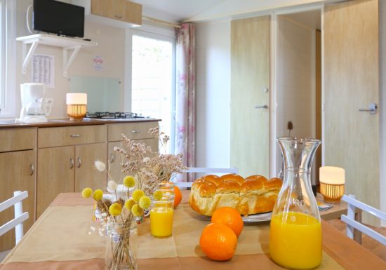oasis-camping-mobilhome-petit-dejeuner