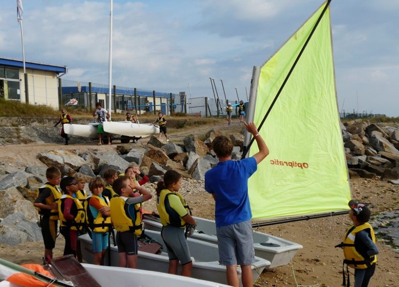 apprentissage aux enfants du bateau a voile 