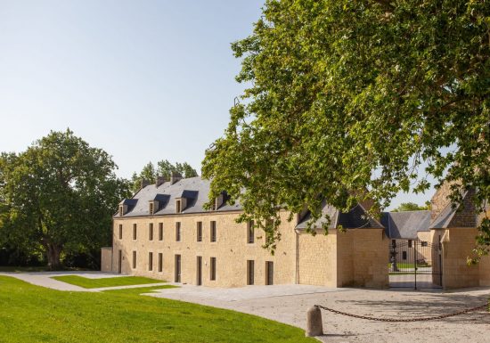 Bâtiment Domaine de la cour des Lys