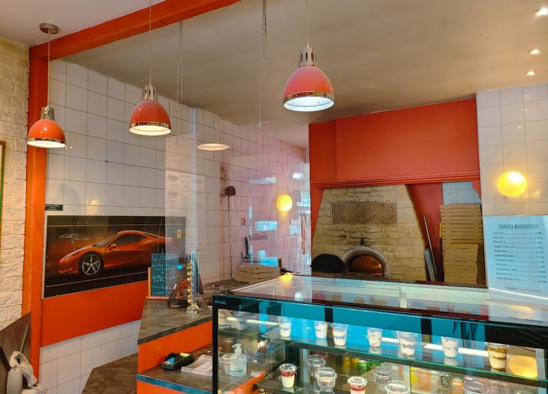 Salle de la Pizzeria La Napolitaine à Caen en Normandie