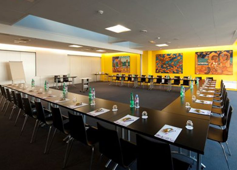 Salle de réunion de l'hôtel Ibis Styles de Ouistreham