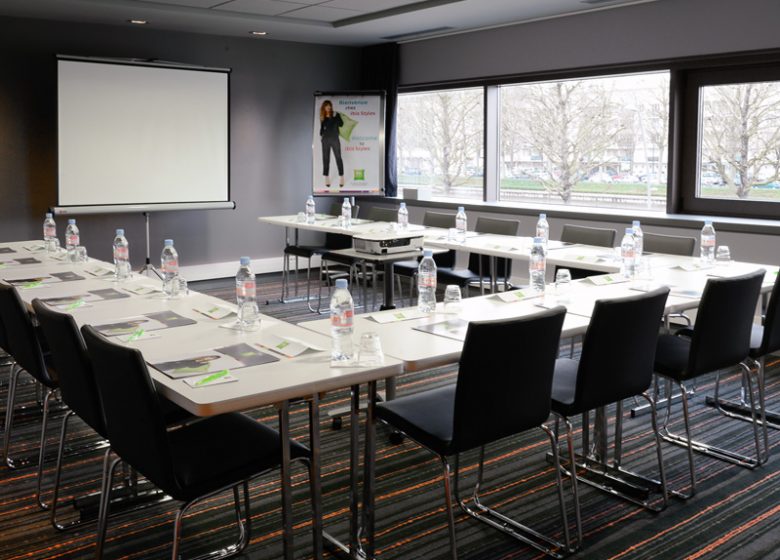 Salle de séminaire de l'hôtel Ibis Styles Caen Rives de l'Orne