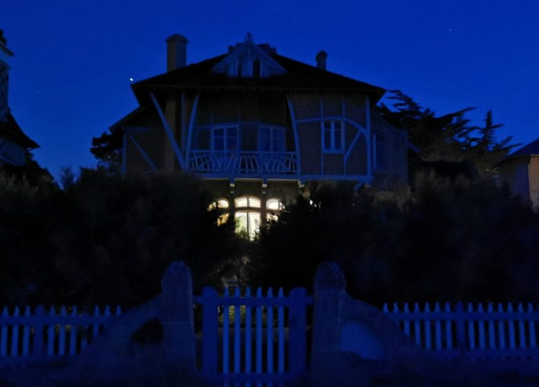 Visite nocturne des villas et quelques surprises.